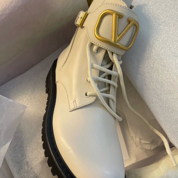 NIB Valentino Ankle Boots - Picture 2 of 6